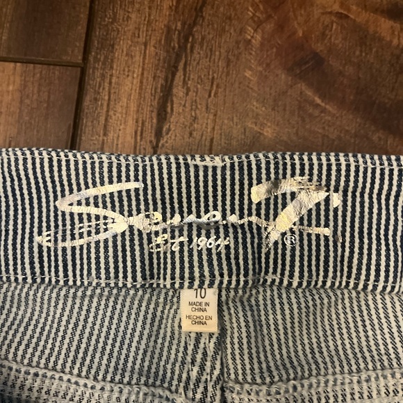 7FAMK high rise skinny jeans! Blue and White Pinstripes - Picture 4 of 5